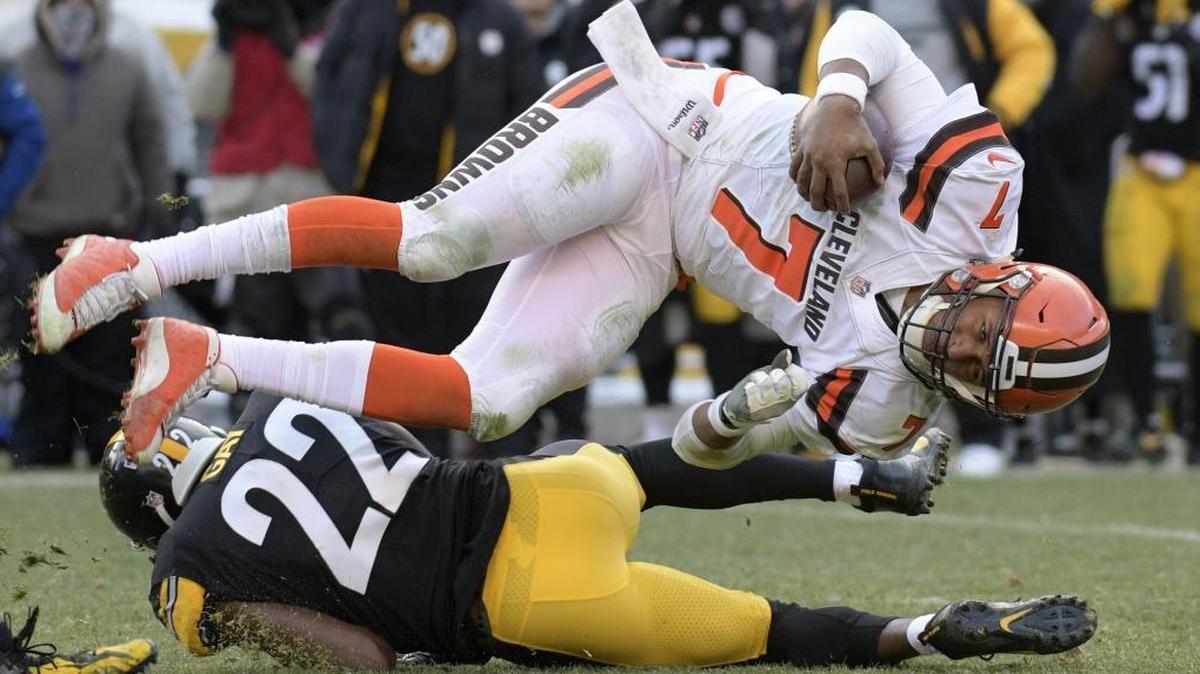 The Cleveland Browns quarterback DeShone Kizer (7) finished the season 0-16. At least Tom Sorensen’s Lock was 8-8.