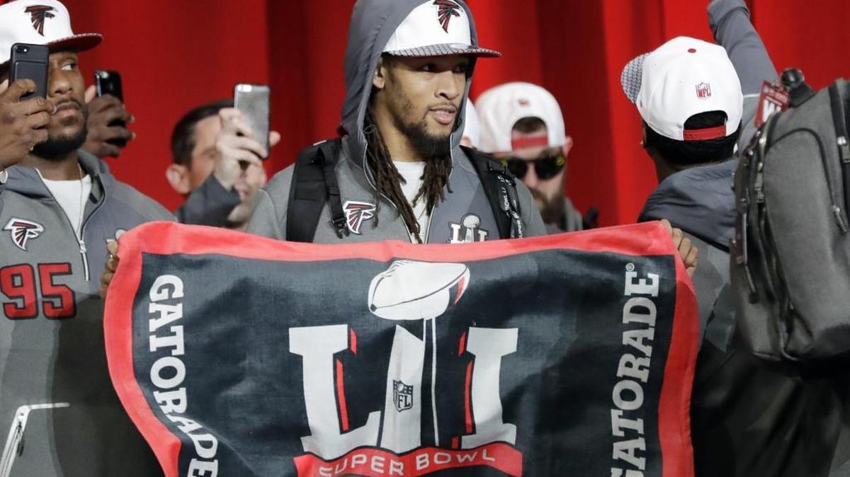 Super Bowl media day, or “Opening Night,” as it’s called now, is a clown show for the teams and the media, we won’t LI.