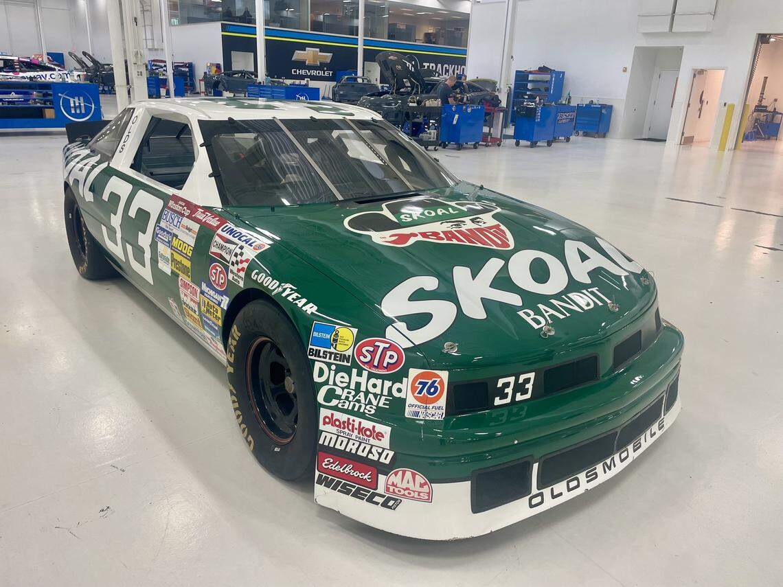 The No. 33 “Skoal Bandit” car, driven in the early 1990s by Harry Gant to much success, will make its debut in a special way ahead of the NASCAR Cup Series race at the Charlotte Roval.